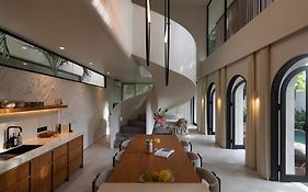 Lyvin Bingin Villas